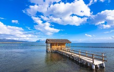 ΕΙΚΟΝΕΣ ΑΠΟ ΤΗ ΛΙΜΝΟΘΑΛΑΣΣΑ ΤΟΥ ΜΕΣΟΛΟΓΓΙΟΥ ΠΟΥ «ΚΟΒΟΥΝ» ΤΗΝ ΑΝΑΣΑ