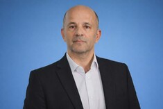 "ΕΛΛΗΝΙΚΗ ΚΤΗΝΟΤΡΟΦΙΑ: ΕΝΑΣ ΤΟΜΕΑΣ ΣΕ ΔΙΑΡΚΗ ΚΙΝΔΥΝΟ ΑΠΟ ΤΙΣ ΖΩΟΝΟΣΟΥΣ" ΤΟΥ ΘΑΝΑΣΗ ΠΕΤΡΟΠΟΥΛΟΥ